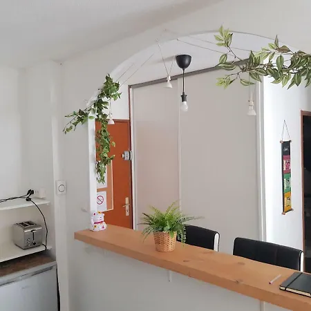 Au Petit Thaï - T2 Avec Balcon - Centre * Montpellier